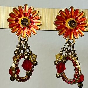 Lunch At The Ritz 2 Go Gerber Daisy clip earrings EUC
